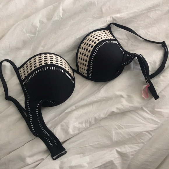 Victoria secret Bikini top - Picture 1 of 2